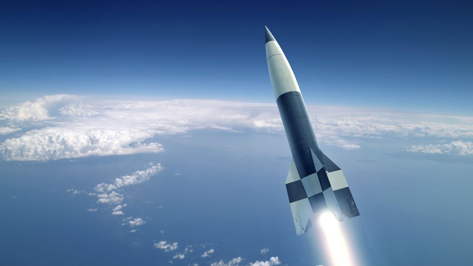 Hình ảnh một tên lửa trong không gian