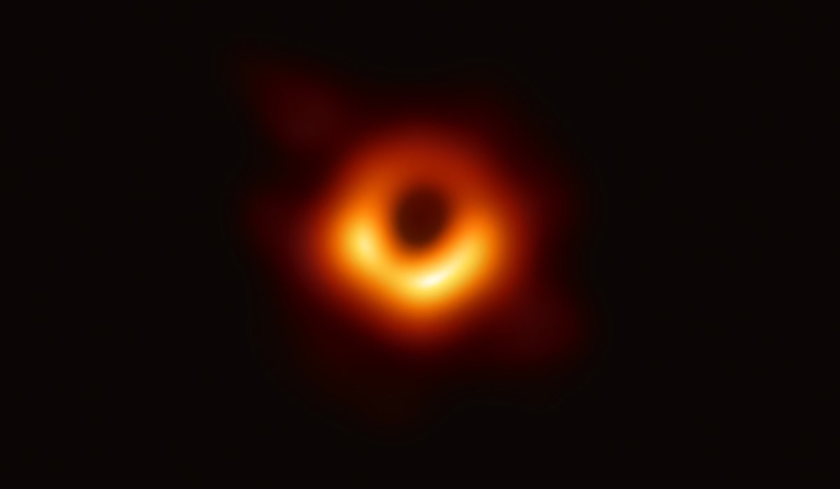 Hình ảnh tuyệt đẹp về lỗ đen vũ trụ