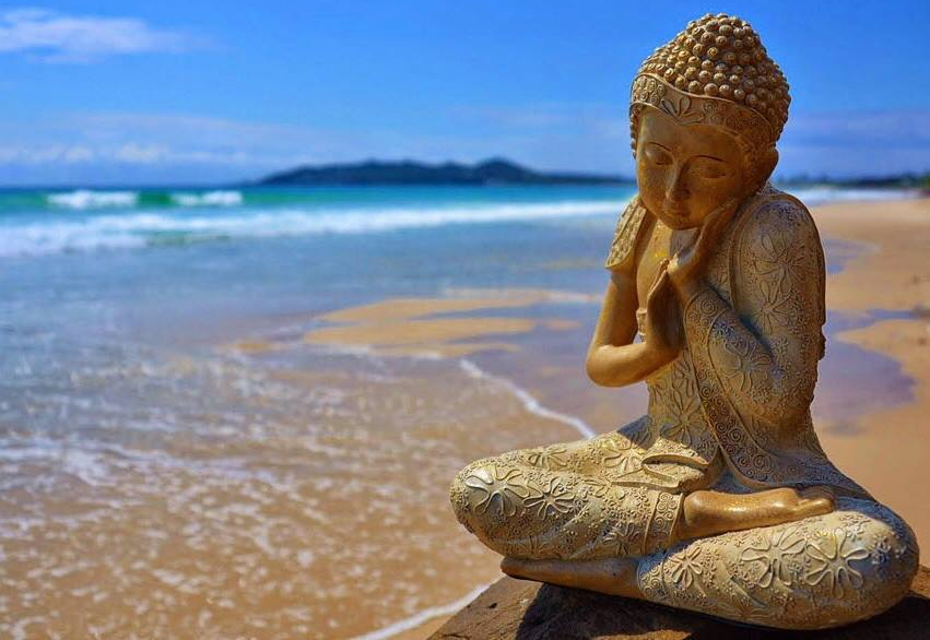 Hình ảnh Phật bên bờ biển đẹp