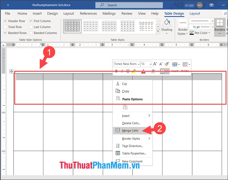 Click chuột phải vào bảng chọn Merge Cells để tạo ô tiêu đề lịch
