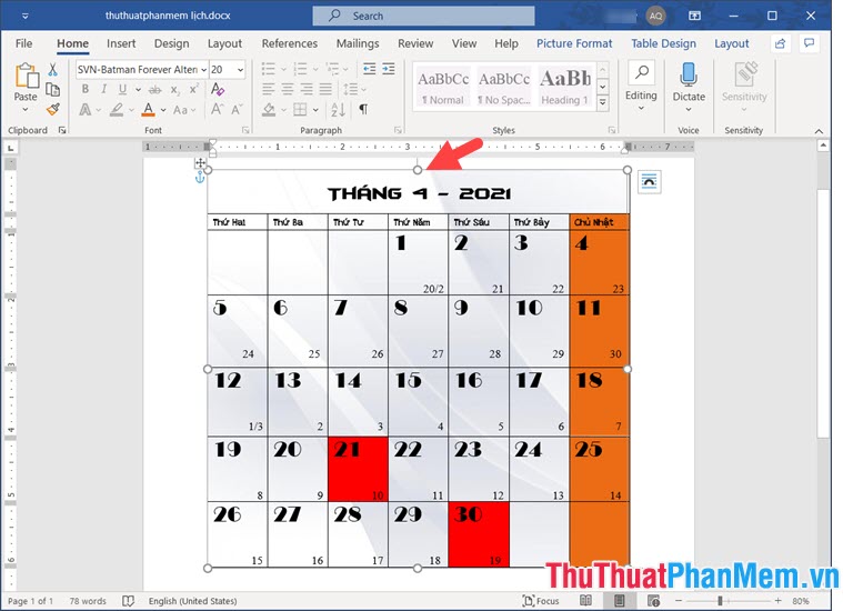 Để khoá tỉ lệ ảnh thì bạn giữ phím Shift + click chuột trái và kéo dãn ảnh