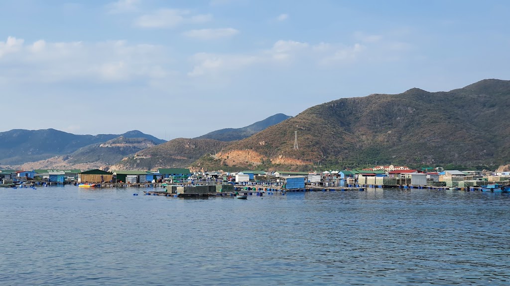 Hình ảnh đảo Bình Hưng từ xa