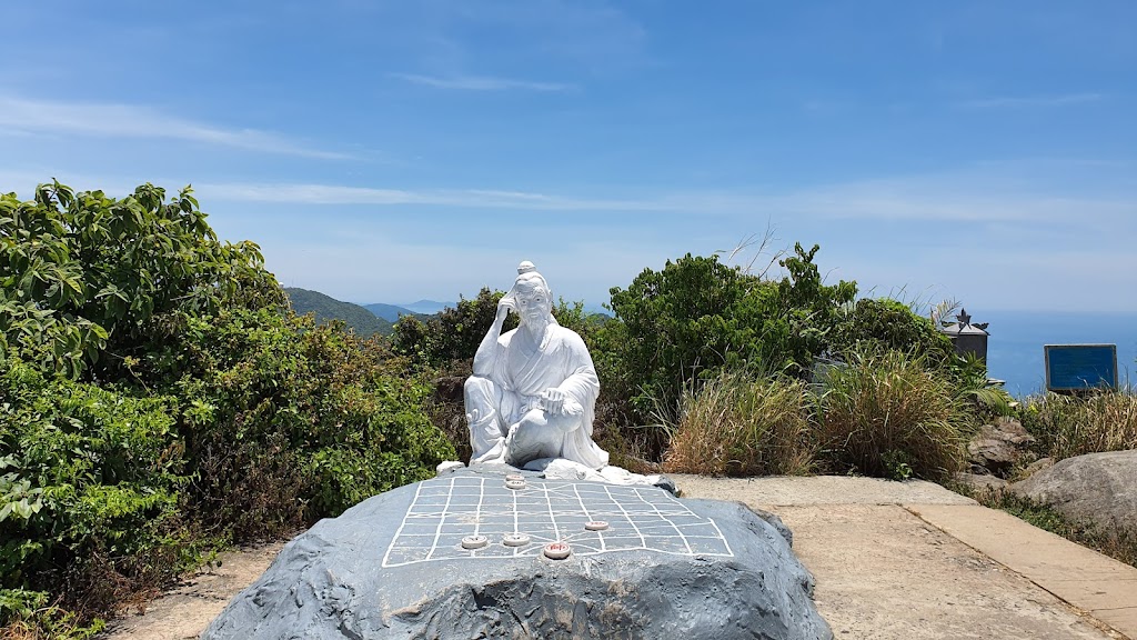 Hình ảnh đỉnh Bàn Cờ trên bán đảo Sơn Trà 