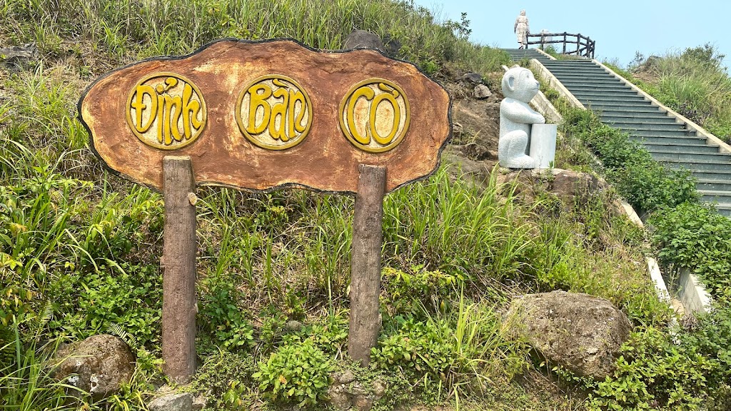 Hình ảnh đường lên đỉnh Bàn Cờ bán đảo Sơn Trà
