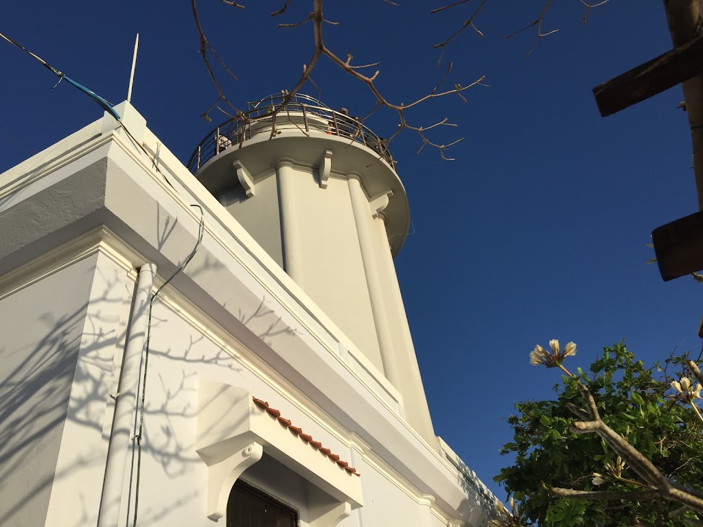Hình ảnh hải đăng trên đảo Bình Hưng