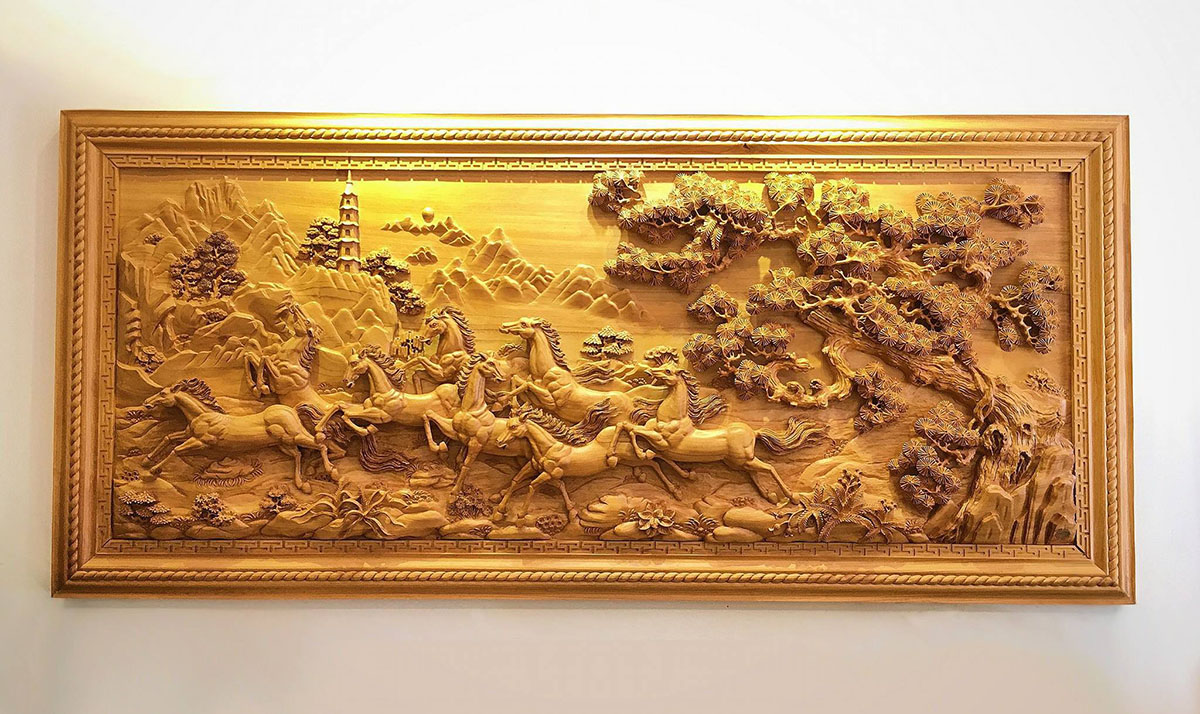 Mẫu tranh Mã đáo thành công gỗ vàng