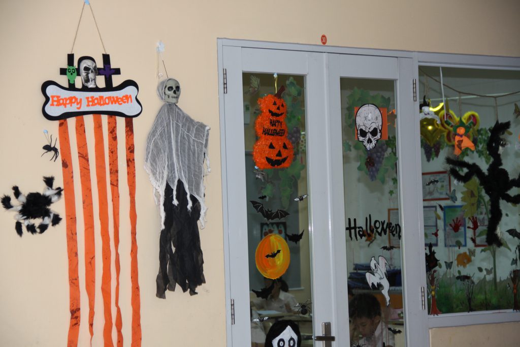 Ý tưởng trang trí Halloween độc đáo cho trường mầm non