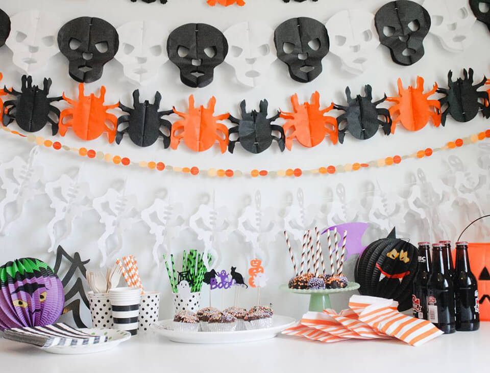 Ý tưởng trang trí lớp học mầm non đón Halloween đơn giản, tiết kiệm