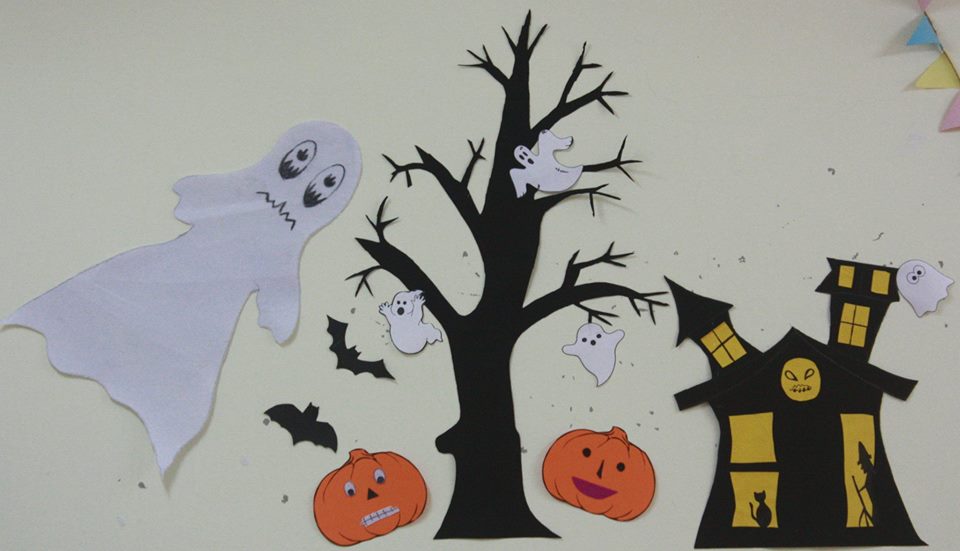 Ý tưởng trang trí tường lớp học mầm non theo chủ đề Halloween