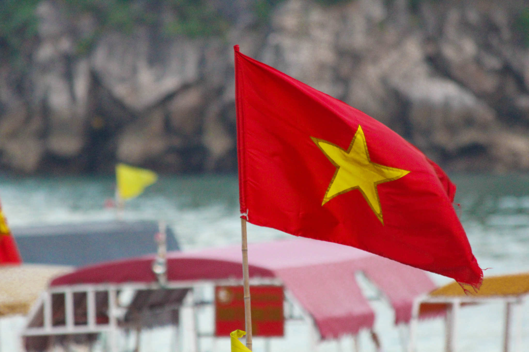 Hình ảnh cờ tổ quốc Việt Nam