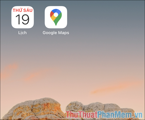 Mở ứng dụng Google Maps trên điện thoại Android, IOS, iPad