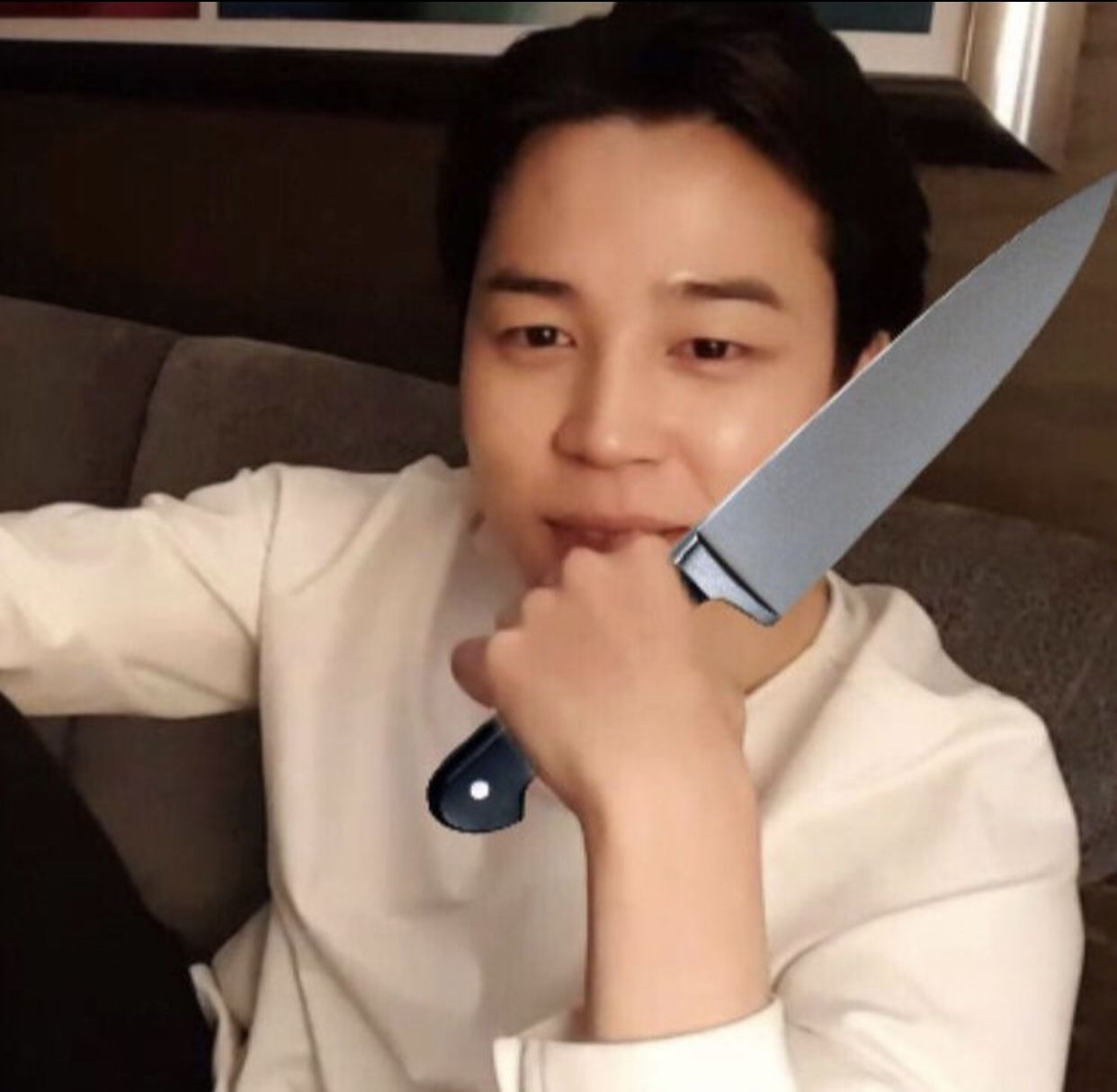 Ảnh Jimin BTS bị chế cầm dao hài hước nhất