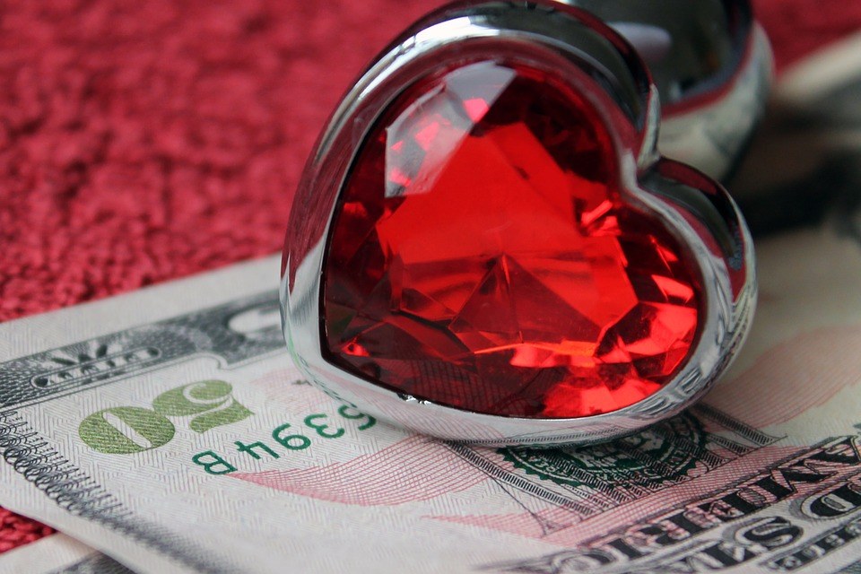 Hình ảnh về tiền và tình yêu