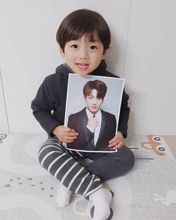 Hình ảnh em bé Hàn Quốc cute giống idol