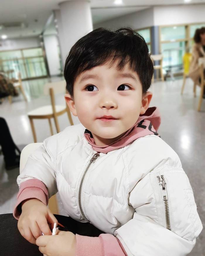Hình ảnh em bé Hàn Quốc đẹp và dễ thương