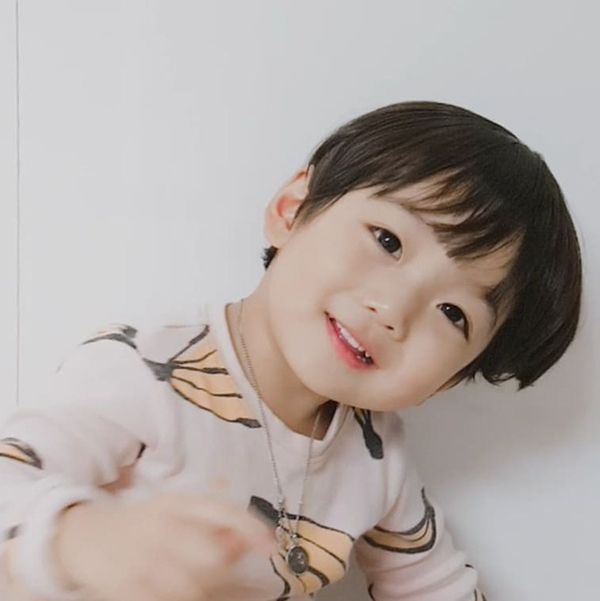 Hình ảnh em bé trai Hàn Quốc cute
