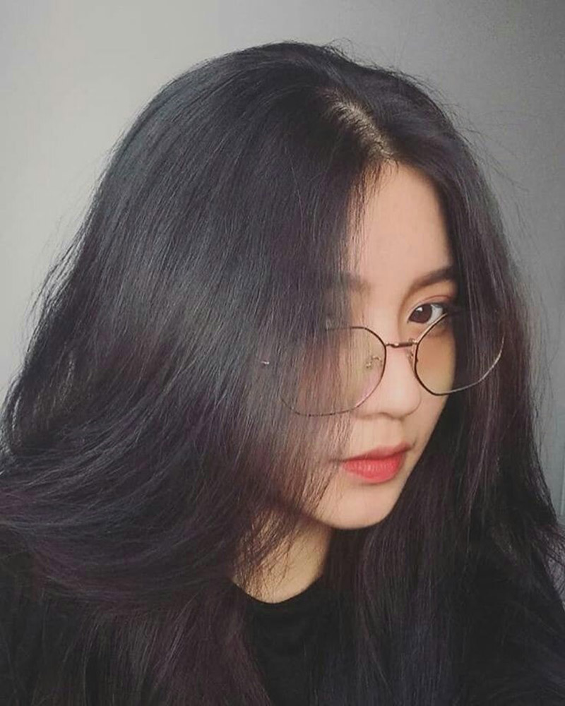Hình ảnh gái xinh đeo kính tóc dài cute