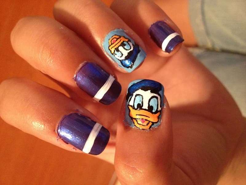 Mẫu vẽ nail phim hoạt hình Vịt Donald dễ dàng thương