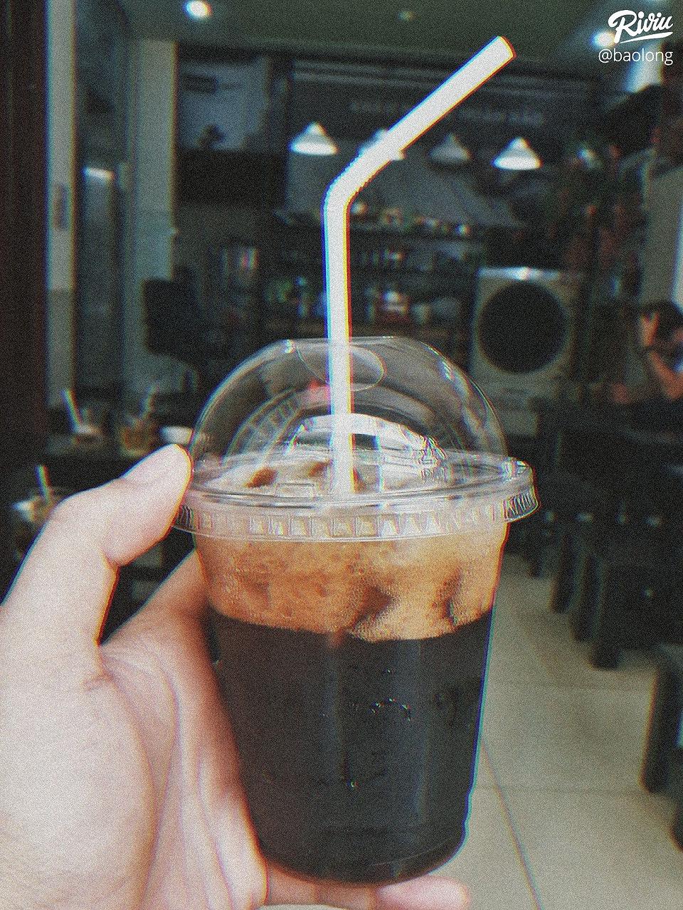 Hình ảnh uống Cafe đen một mình
