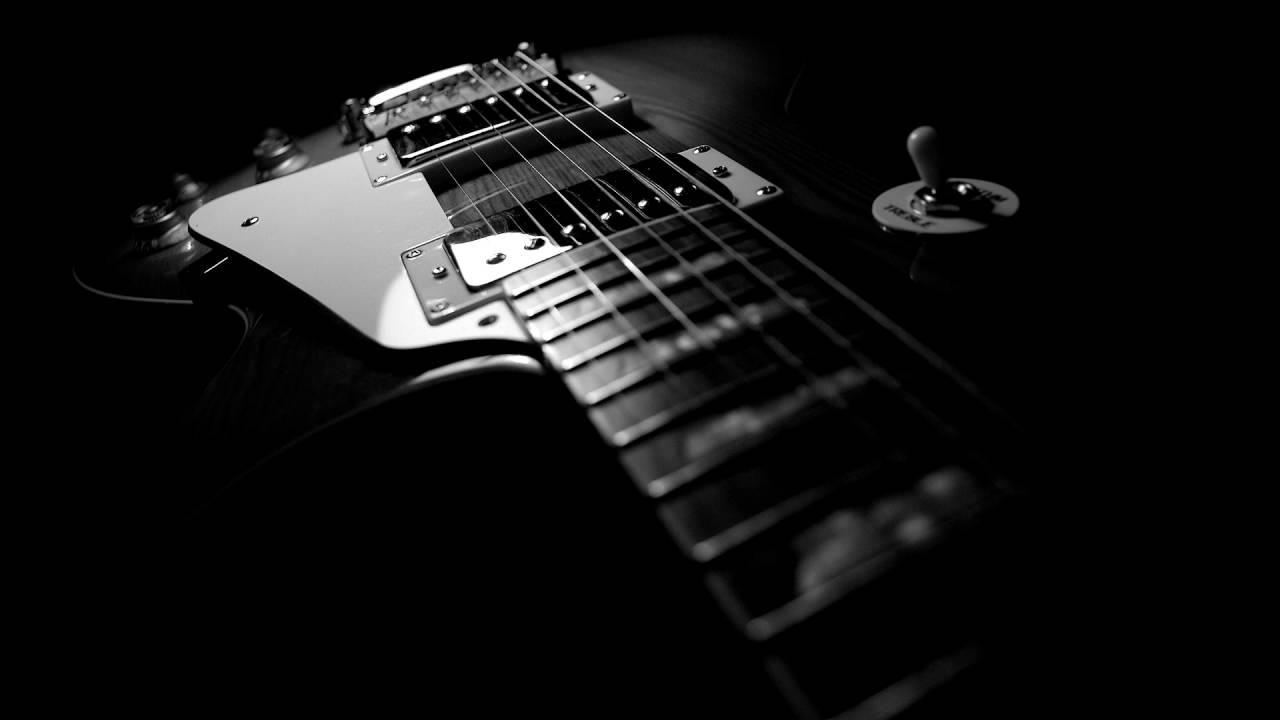 Guitar đen trắng buồn