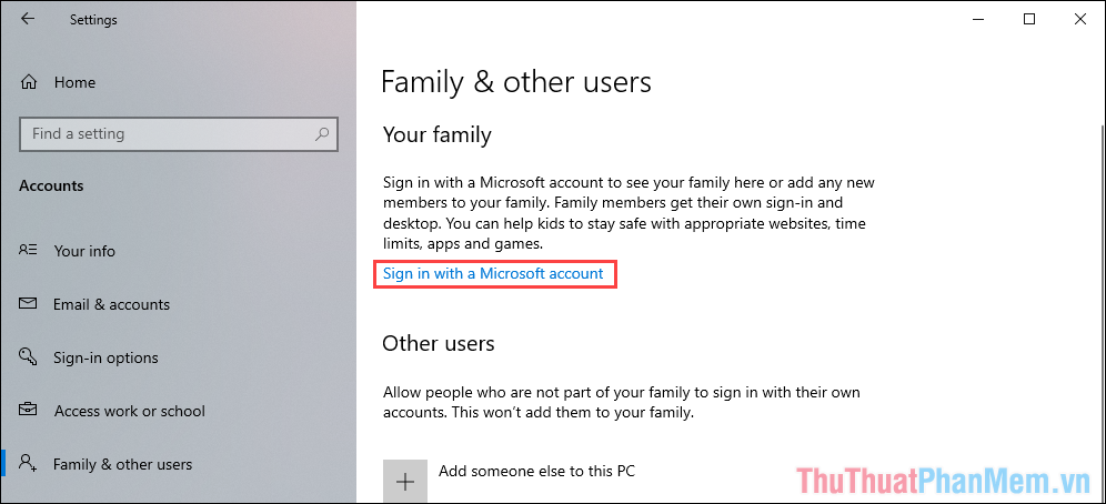 Chọn mục Sign in with a Microsoft Account để xác nhận tài khoản chủ