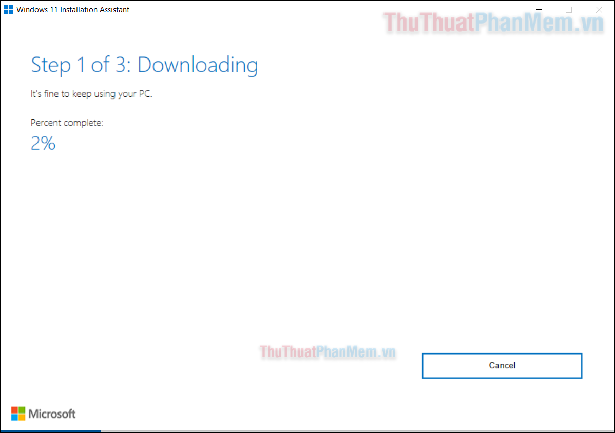 Chờ ứng dụng Windows 11 tự động tải xuống và cài đặt hệ điều hành.