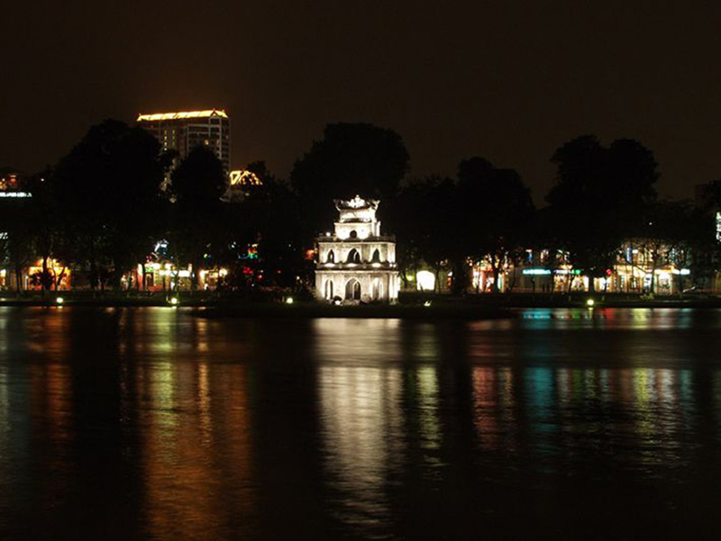 Ảnh Hồ Hoàn Kiếm về đêm cực đẹp