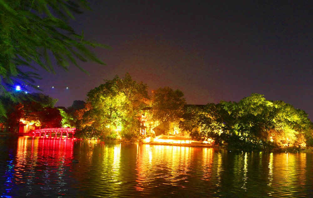 Hình ảnh hồ Gươm về đêm - Ảnh hồ Hoàn Kiếm về đêm tuyệt đẹp