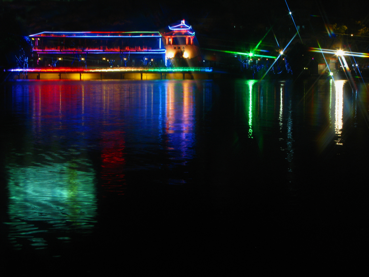 Hình ảnh đêm Hồ Gươm tráng lệ