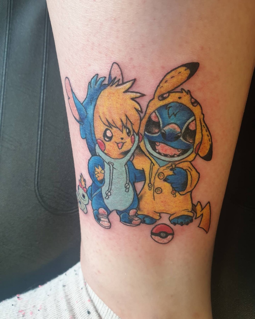 Hình xăm Stitch và Pikachu