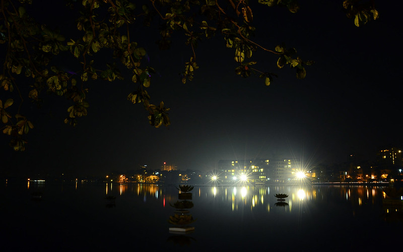 Hình ảnh đêm Hồ Tây