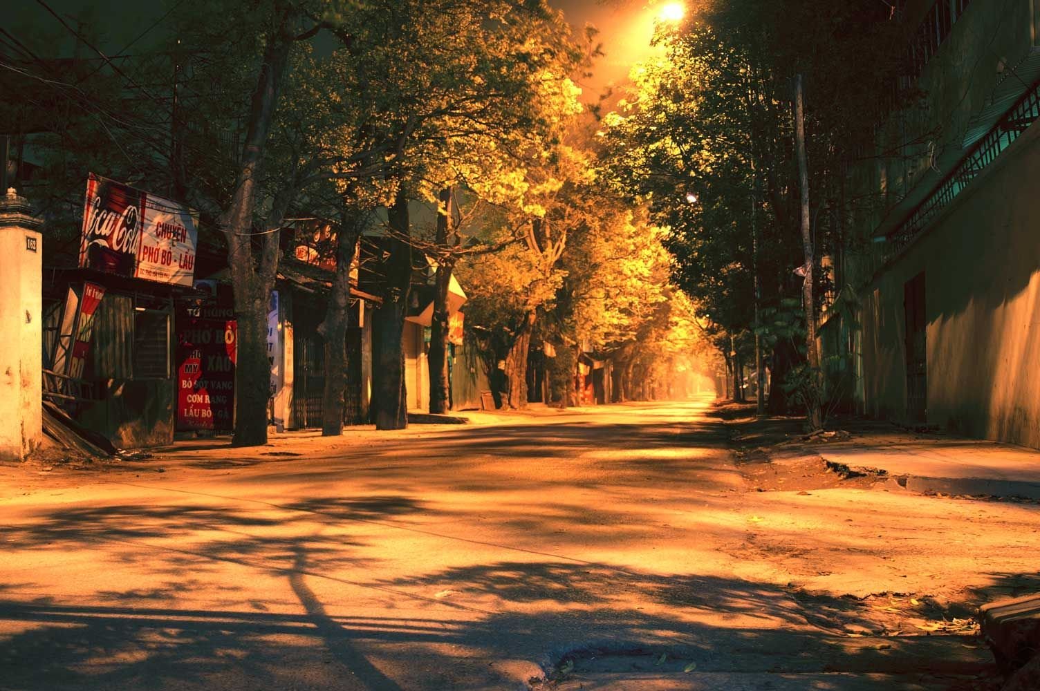 Ảnh đường phố đêm cô đơn