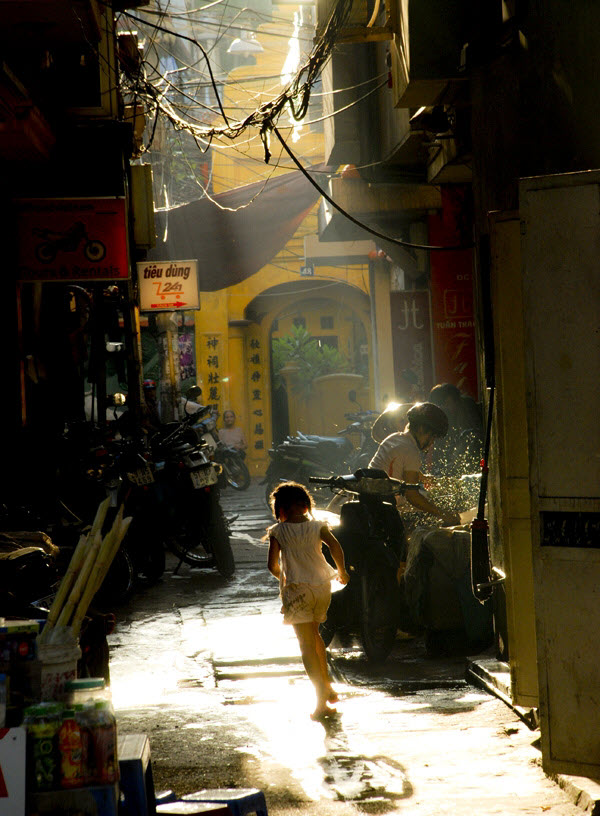 Hình ảnh nắng vàng đến từng con phố mùa thu Hà Nội