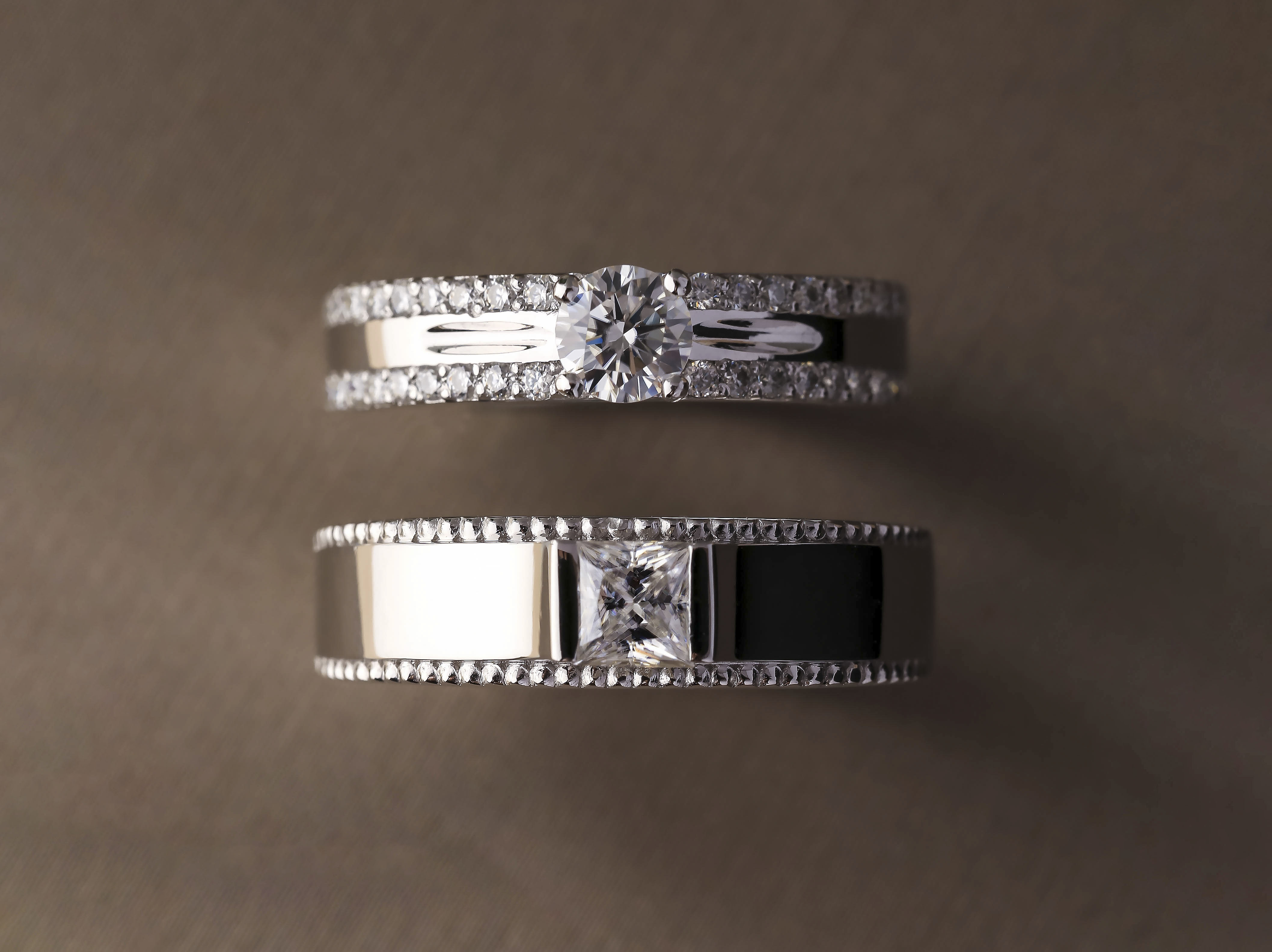 Hình ảnh cặp nhẫn cưới với kiểu dáng độc đáo