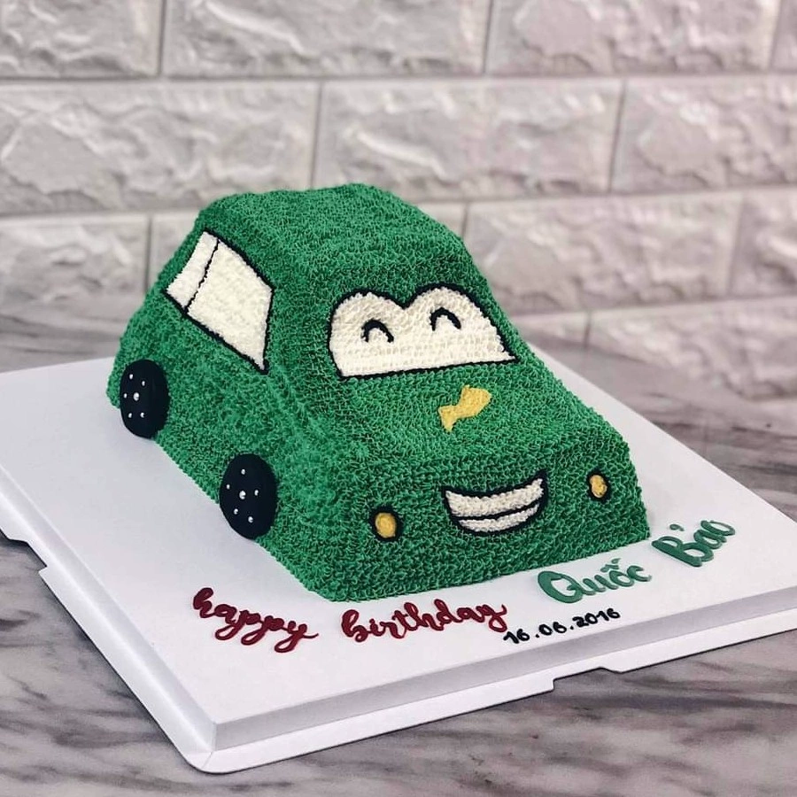 Mẫu bánh sinh nhật ô tô cute