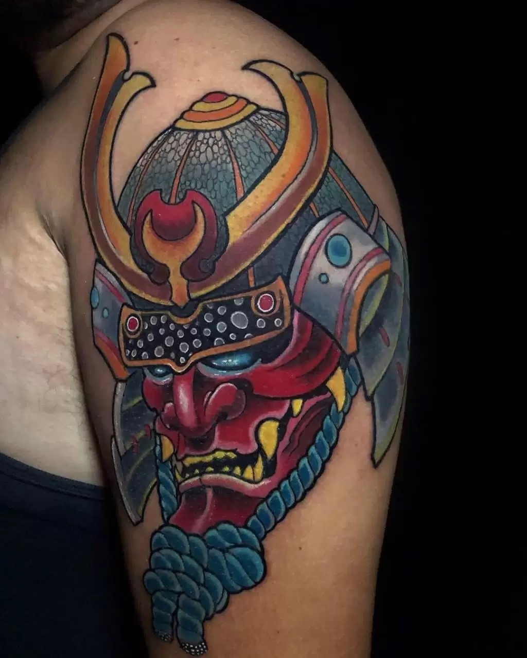 Mẫu hình xăm bắp vai Samurai mặt mũi quỷ