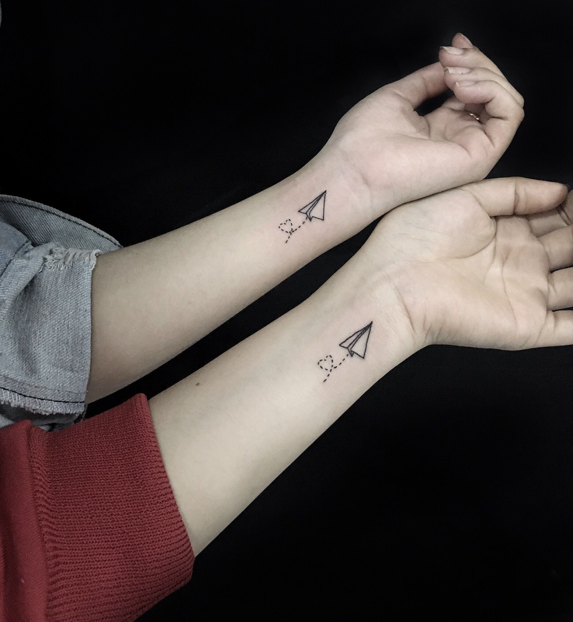 Hình xăm họa tiết mini cặp ở tay cho nam nữ  Tattoo Gà