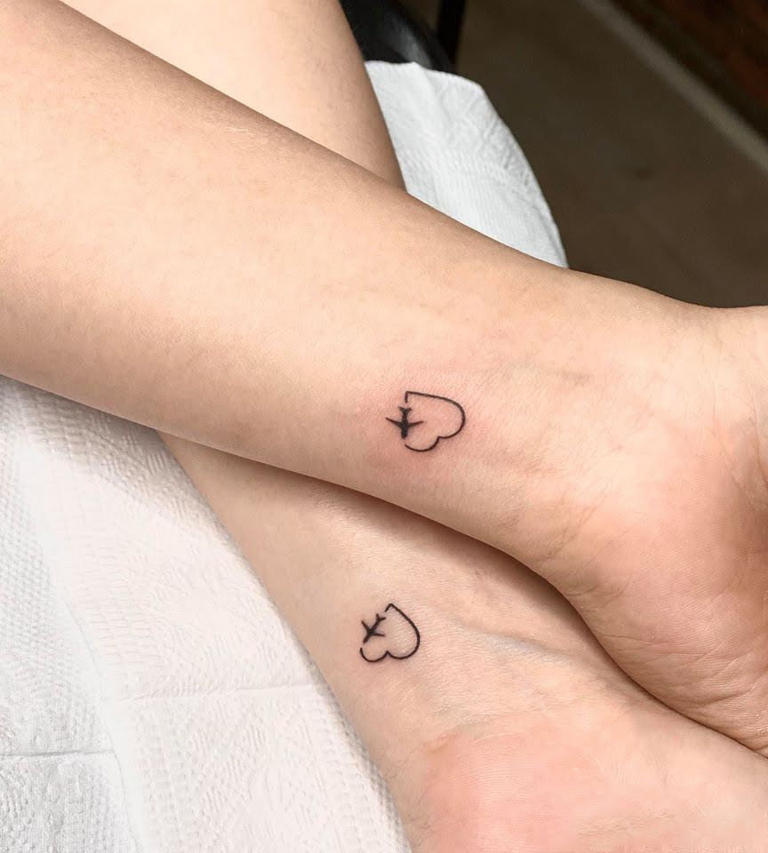 Hình xăm họa tiết mini cặp ở tay cho nam nữ  Tattoo Gà