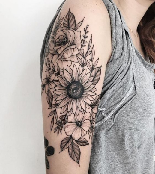 Hình xăm bông hoa ở cánh tay nữ đẹp nhất