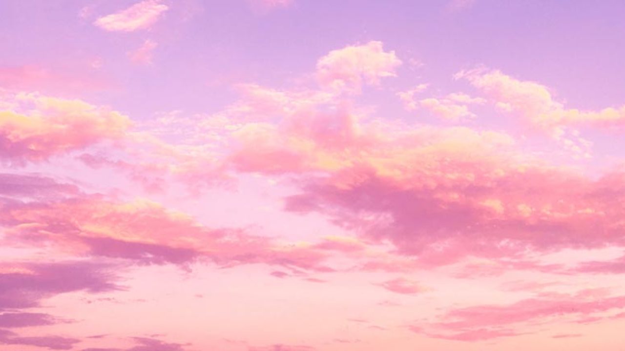 Bầu trời màu hồng tím cute