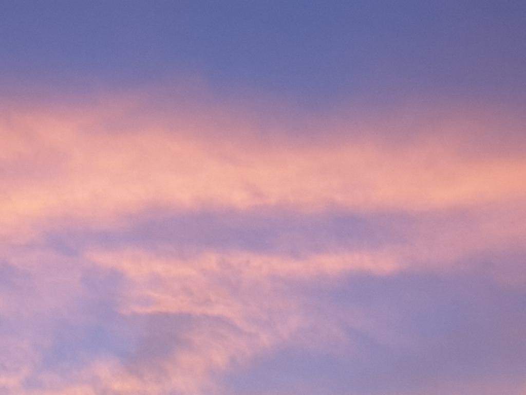 Hình ảnh bầu trời màu hồng tím