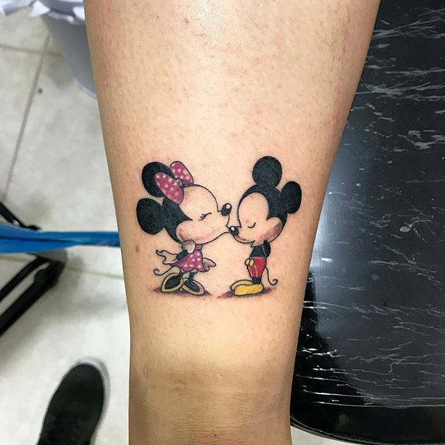 Hình xăm chuột Mickey và Minnie