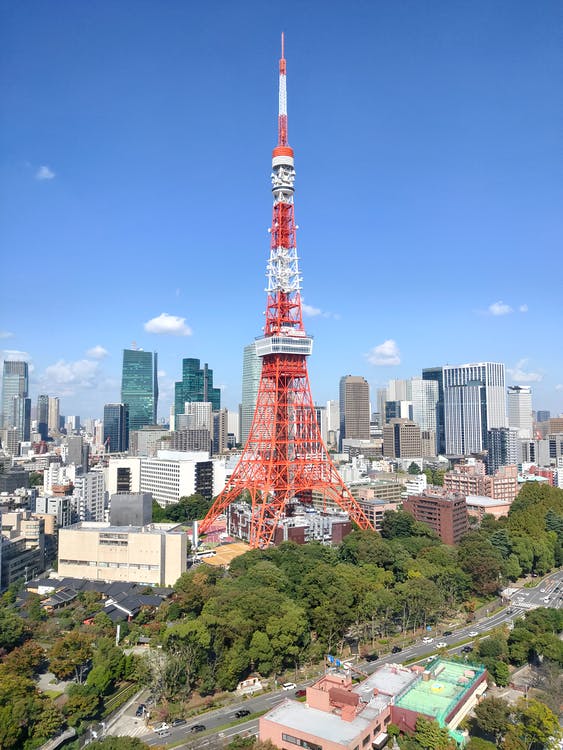 Tháp Tokyo nhìn từ xa