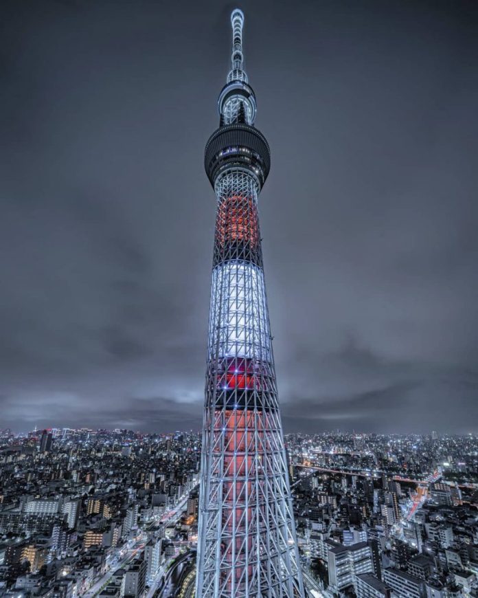 Tháp Tokyo skytree về đêm