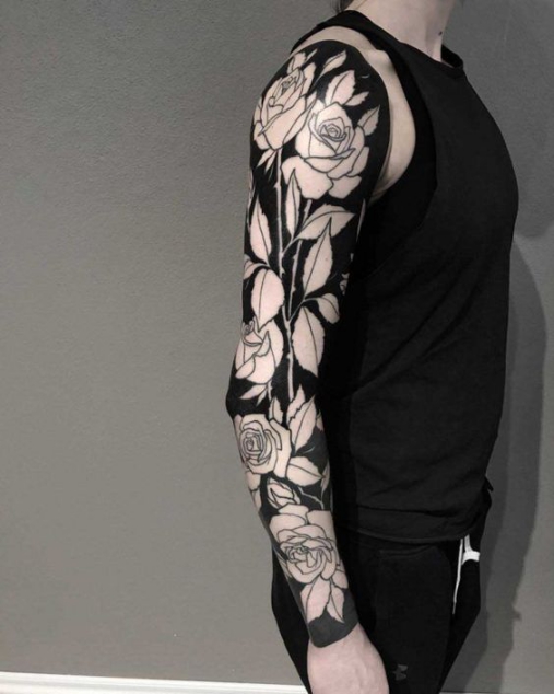 Hình xăm hoa trên cánh tay