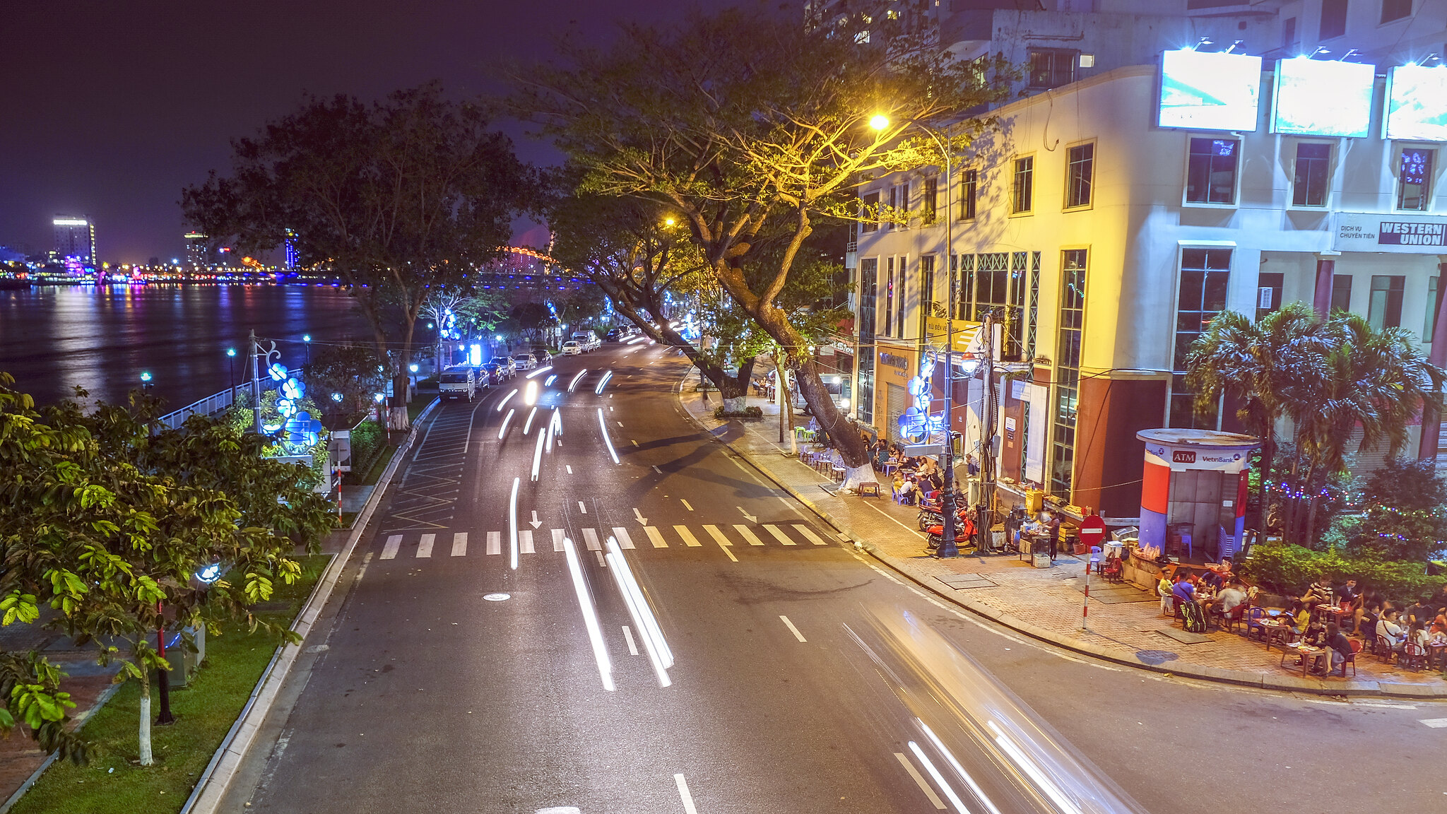 Hình ảnh đường phố Đà Nẵng về đêm