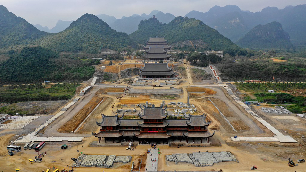 Hình ảnh chùa Tam Chúc đang xây