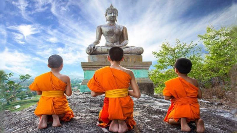 Hình ảnh đẹp về lạy Phật